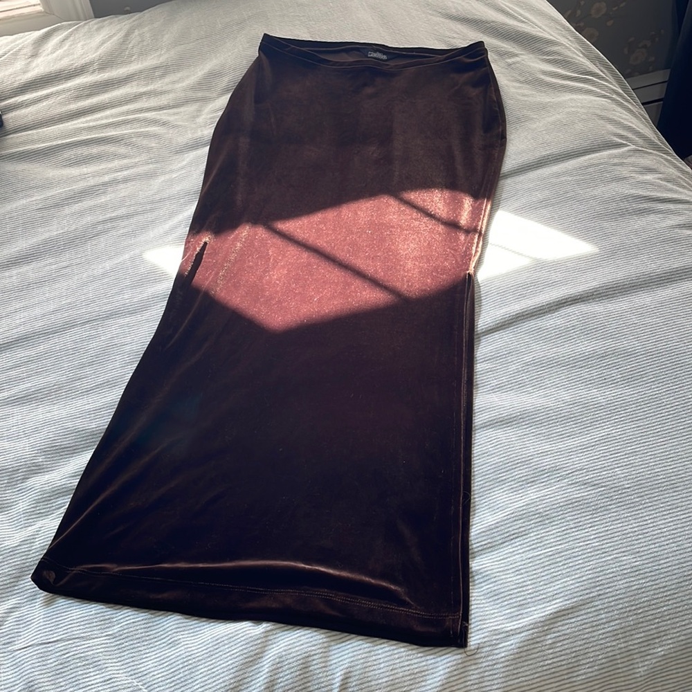 Brown velvet slim maxi skirt for sale 🐻🩷